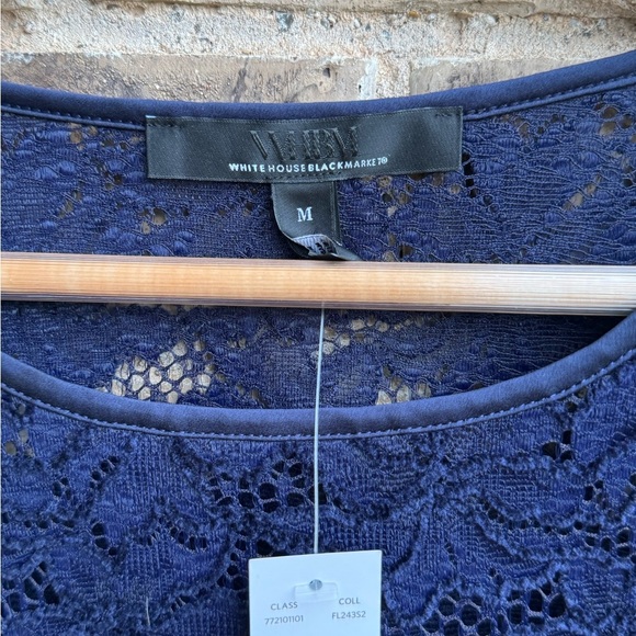 NWT White House Black Market Navy Lace Crew Nexk Top Size Medium - Picture 3 of 15